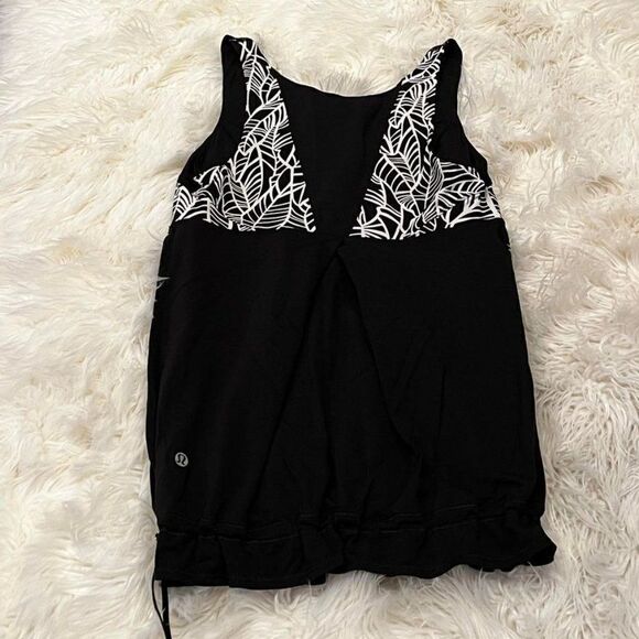 Lululemon Hustle and Bustle leaf tank top with drawstring at waist size 6 - Picture 2 of 4